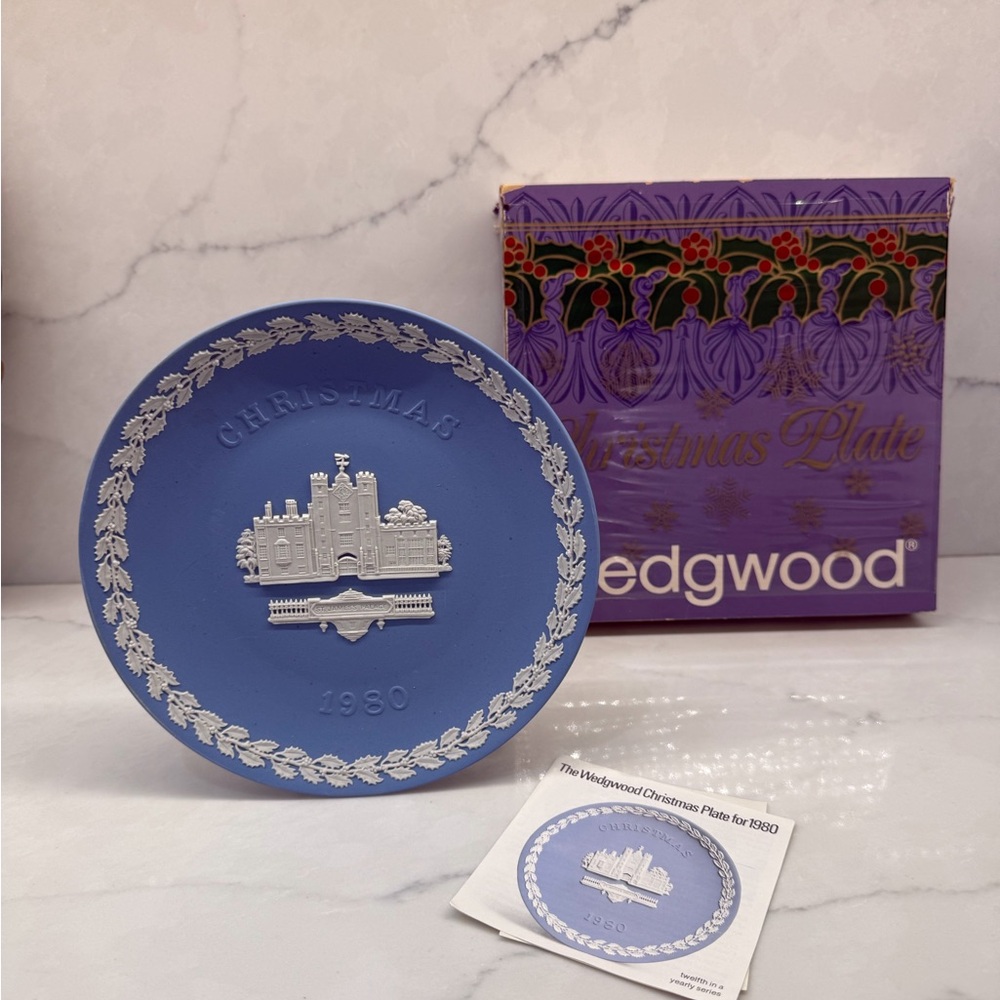 Wedgwood Blue and White 1980 Christmas Plate